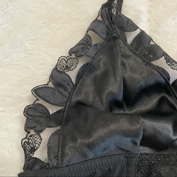 Victoria Secret Black Floral Longline Bralette - Picture 5 of 9